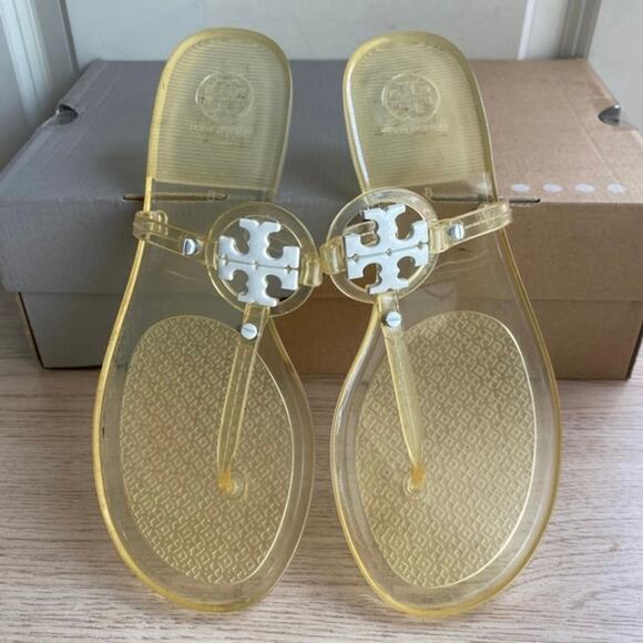 Tory Burch Women’s Mini Miller Yellow Flat Thong Jelly Sandals- SZ 8 - Picture 1 of 11
